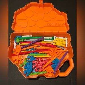 Kids K’NEX storage container & assorted Knex